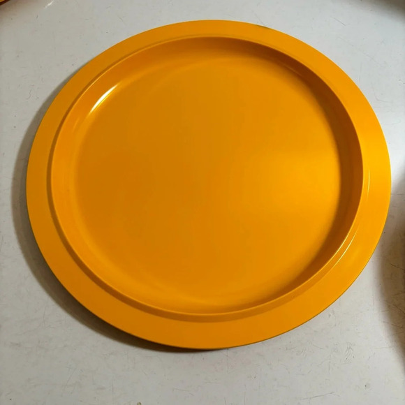 Vintage Rosti Mepal 1970’s set of melamine 7 dinner plates in yellow and orange - Picture 6 of 16